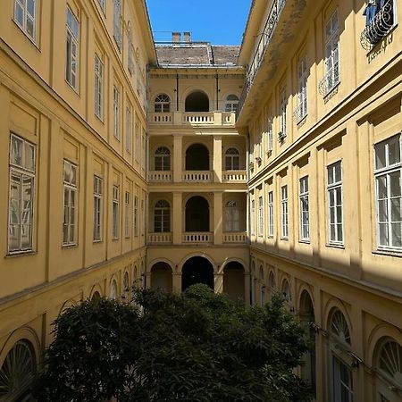 Old Town Apart Apartamento Budapeste Exterior foto
