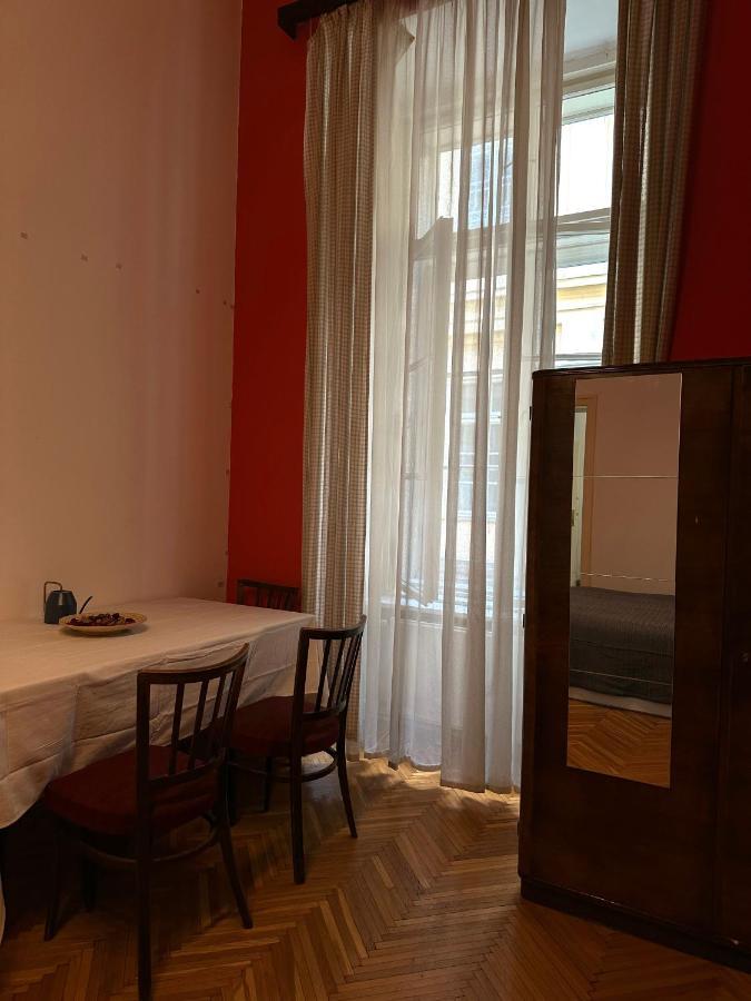 Old Town Apart Apartamento Budapeste Exterior foto